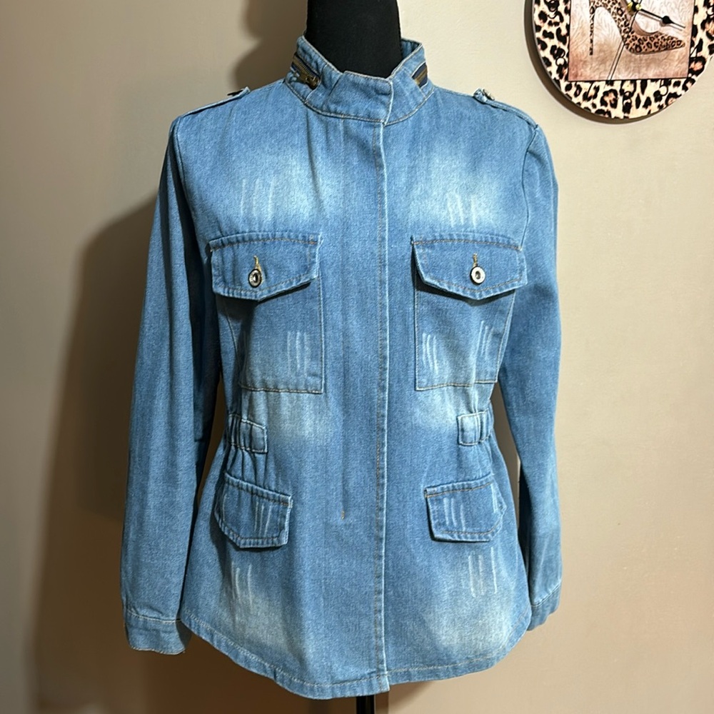 Denim zip up jacket. Size XS.